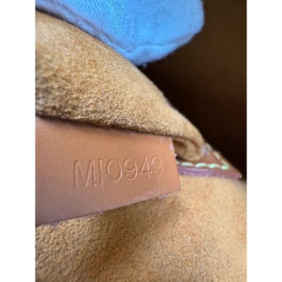 Louis Vuitton Alma PM Epi Leather Handbag With COA - Picture 13 of 16